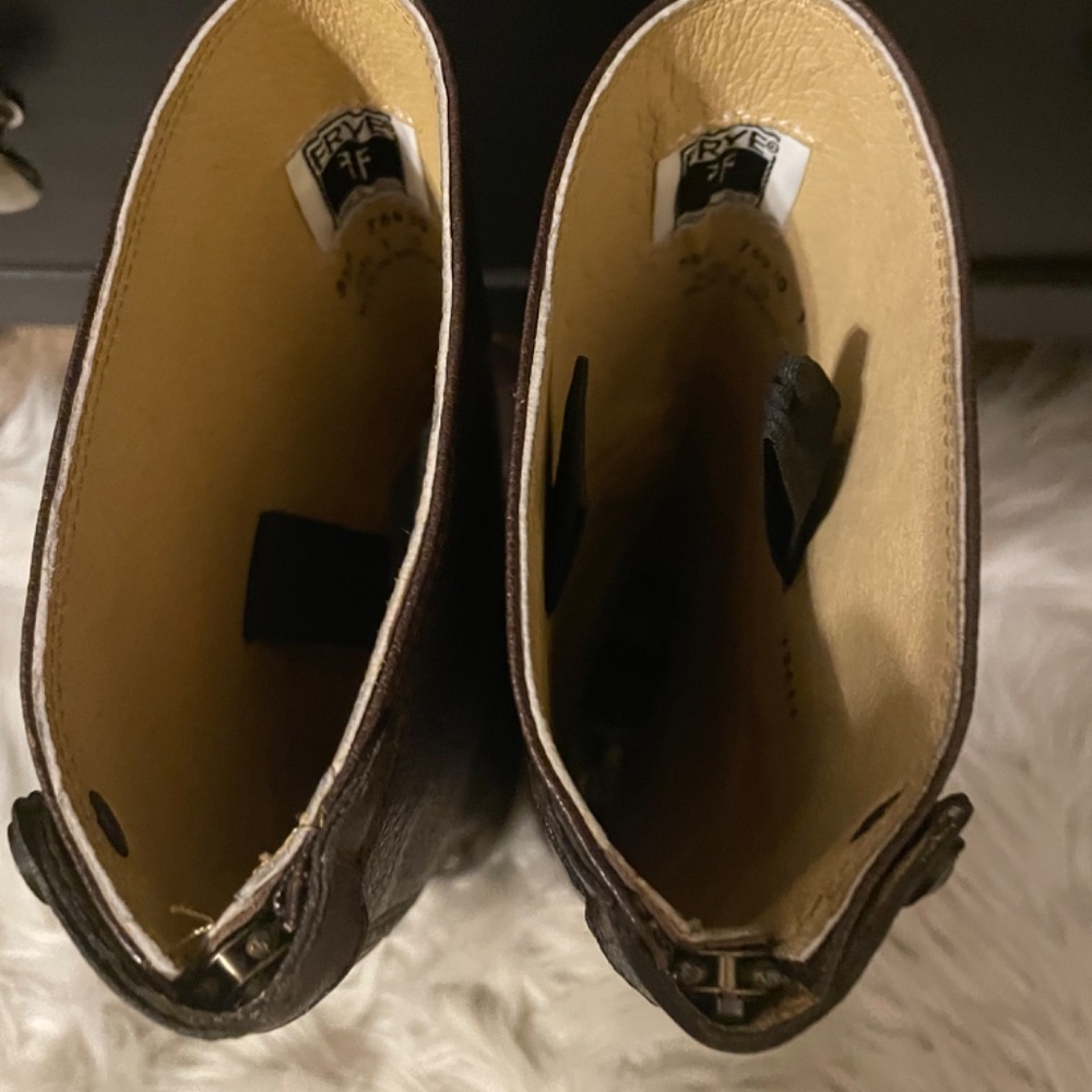 FRYE Women's Melissa Button Back Zip - Picture 5 of 11